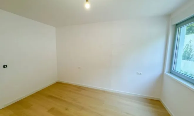 Недвижимость Трехкомнатная квартира в центре: 19