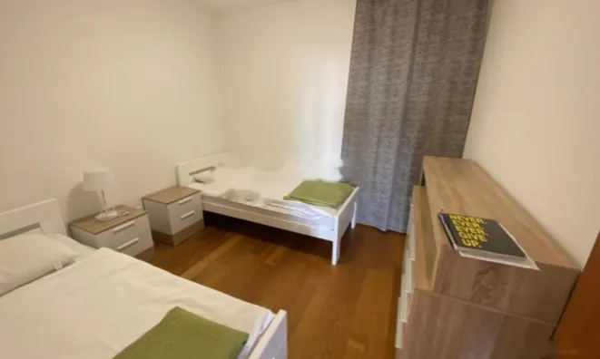 Недвижимость Трехкомнатная квартира, центр: 6