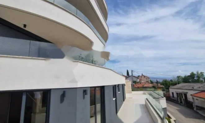 Недвижимость Четырехкомнатная квартира в Опатии: 1