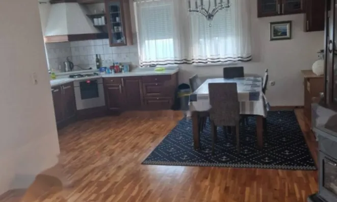 Недвижимость Трёхкомнатная квартира в центре: 8