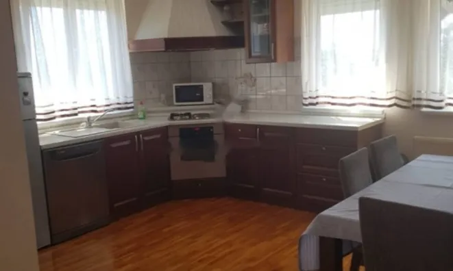 Недвижимость Трёхкомнатная квартира в центре: 10