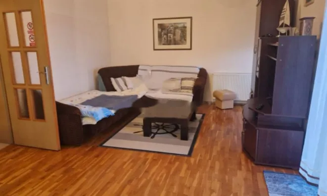 Недвижимость Трёхкомнатная квартира в центре: 11