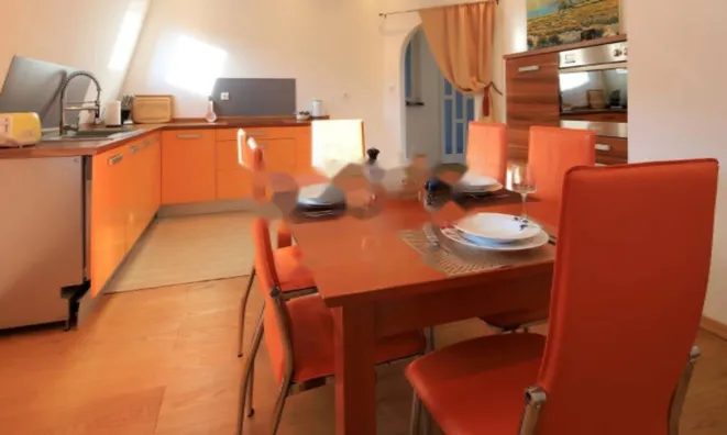 Недвижимость Четырехкомнатная квартира, Центр: 12