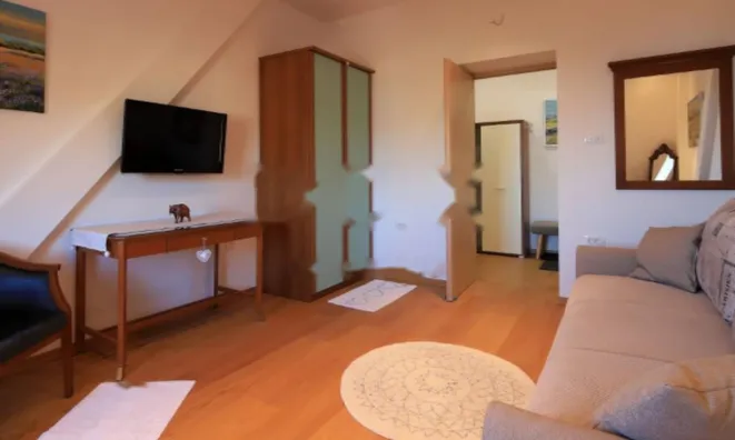 Недвижимость Четырехкомнатная квартира, Центр: 22