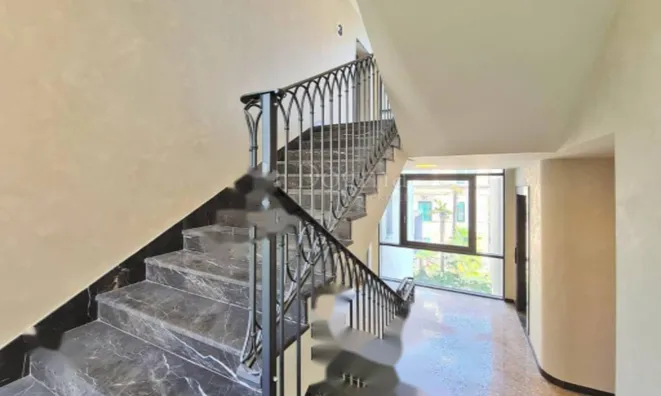 Недвижимость Четырехкомнатная квартира в центре: 8