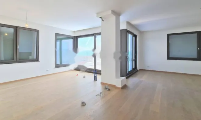 Недвижимость Четырехкомнатная квартира в центре: 9