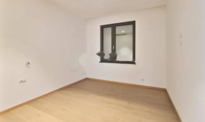 Недвижимость Четырехкомнатная квартира в центре: 16