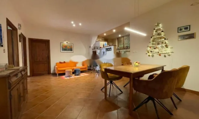 Недвижимость Четырехкомнатная квартира в Центре: 2