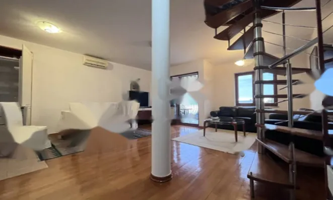 Недвижимость Четырехкомнатная квартира: 7