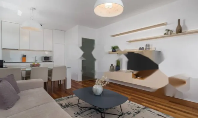 Недвижимость Трехкомнатная квартира в центре: 9