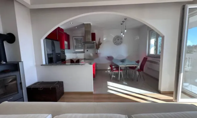 Недвижимость Четырёхкомнатная квартира в центре: 2