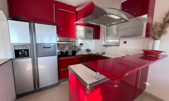 Недвижимость Четырёхкомнатная квартира в центре: 8