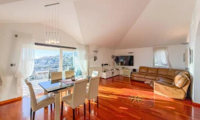 Недвижимость Трёхкомнатная квартира в центре Опатии: 16