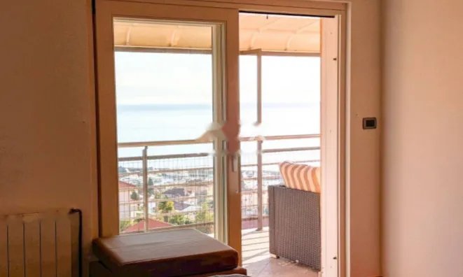 Недвижимость Трёхкомнатная квартира в центре Опатии: 23