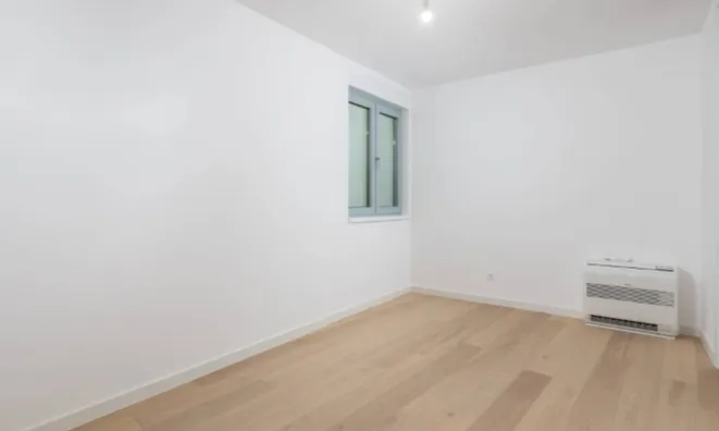 Недвижимость Трёхкомнатная квартира в центре: 8