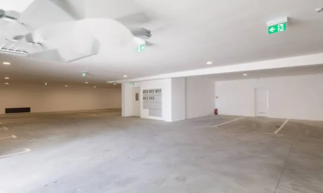 Недвижимость Трёхкомнатная квартира в центре: 24