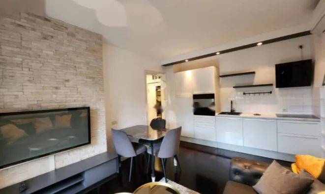 Недвижимость Трёхкомнатная квартира Центр: 9