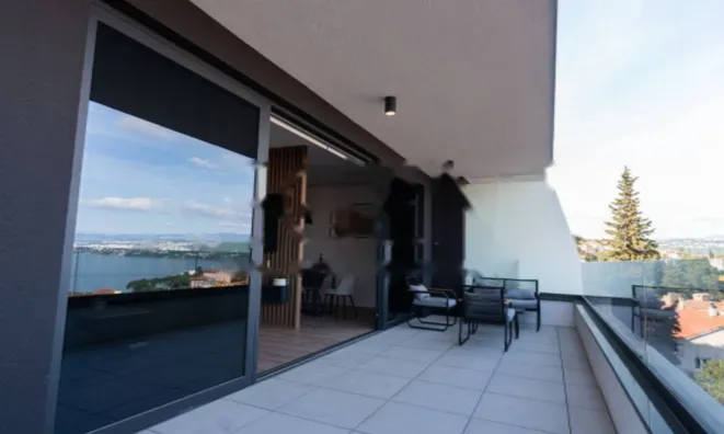 Недвижимость Двухкомнатная квартира, центр: 1