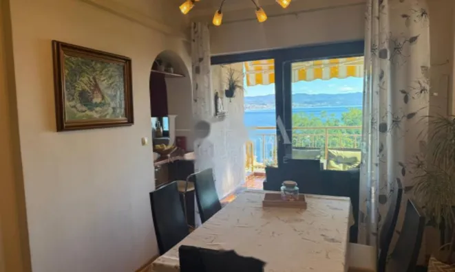 Недвижимость Четырехкомнатная квартира, центр: 6