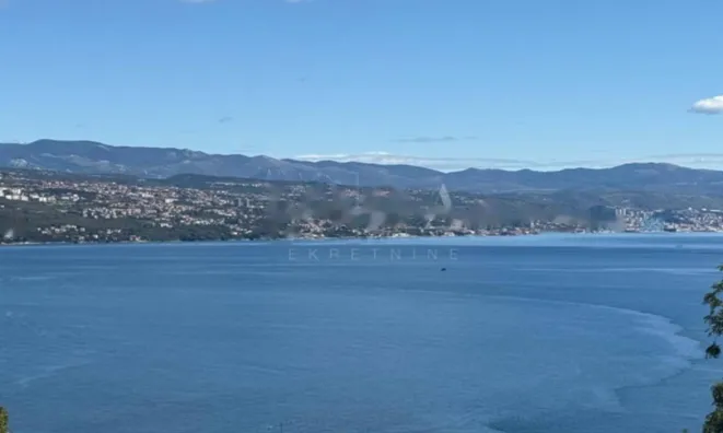 Недвижимость Четырехкомнатная квартира, центр: 15