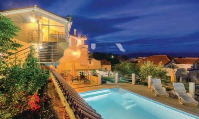 Недвижимость Семейный дом в Центре Опатии: 5