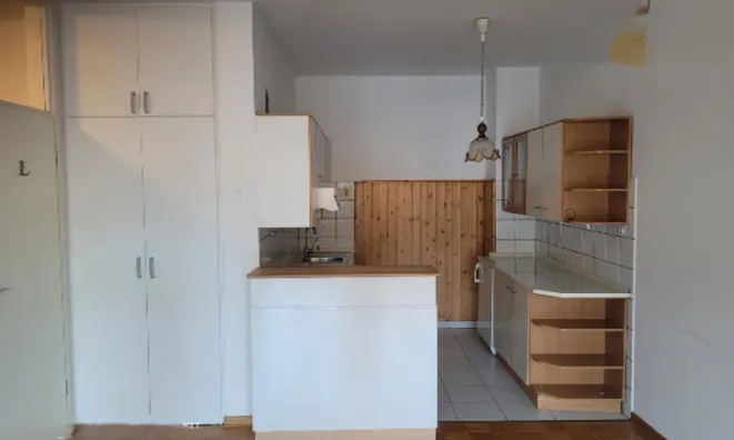 Недвижимость Двухкомнатная квартира : 4