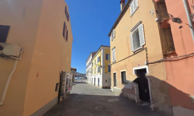 Недвижимость Квартира-студия в центре Копера: 3