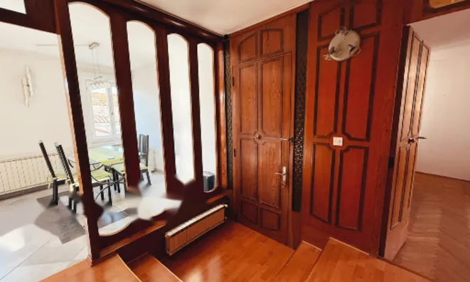 Недвижимость Квартира, 5 и более комнат, Копер, Гортанов трг: 6