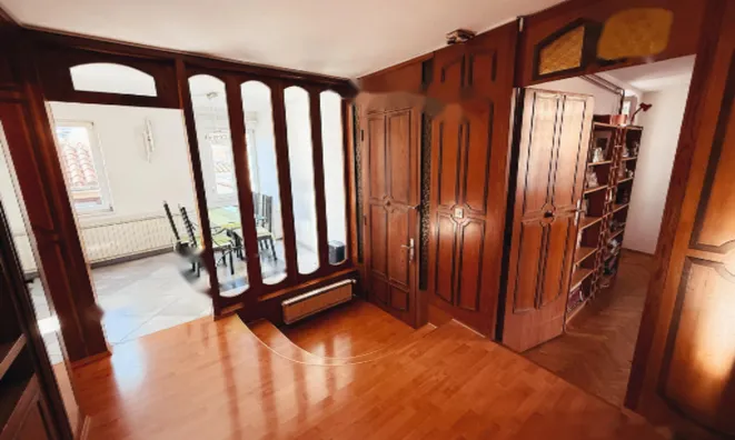 Недвижимость Квартира, 5 и более комнат, Копер, Гортанов трг: 7