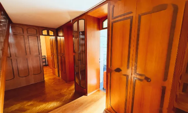 Недвижимость Квартира, 5 и более комнат, Копер, Гортанов трг: 9