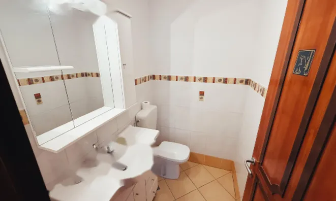 Недвижимость Квартира, 5 и более комнат, Копер, Гортанов трг: 17