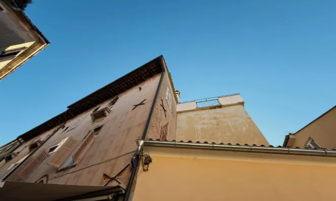 Недвижимость Квартира, 5 и более комнат, Копер, Гортанов трг: 24