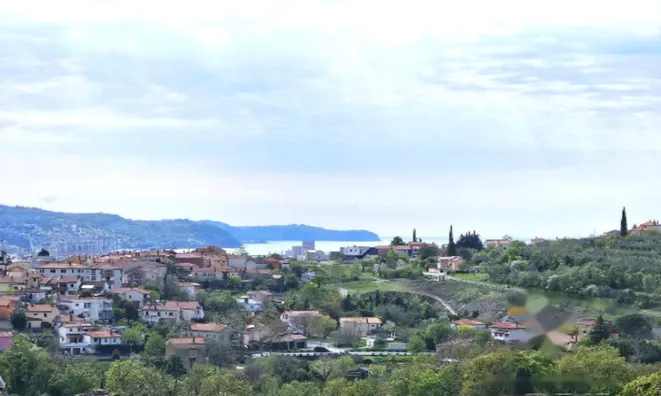 Недвижимость Трёхкомнатная квартира Плавье: 9