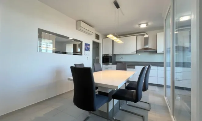 Недвижимость Двухкомнатная квартира на Ливаде: 1