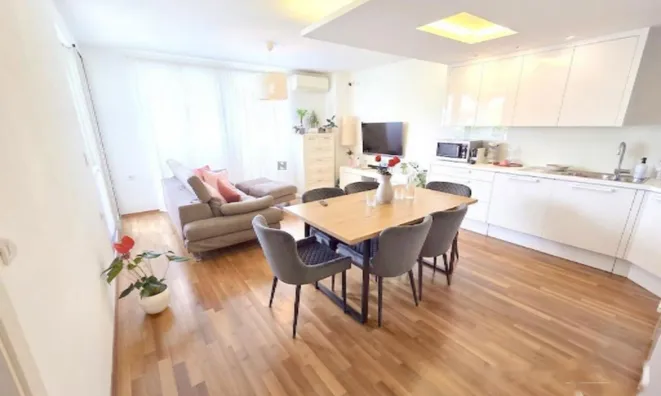 Недвижимость Трёхкомнатная квартира Коломбан: 3