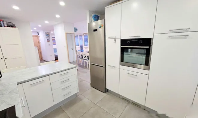 Недвижимость Пятикомнатная квартира в Луции: 11