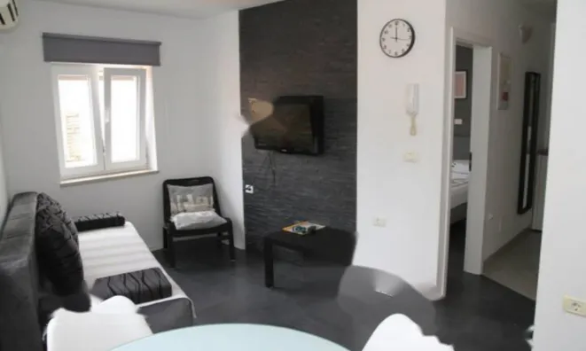 Недвижимость Четырёхкомнатная квартира в центре Копра: 6