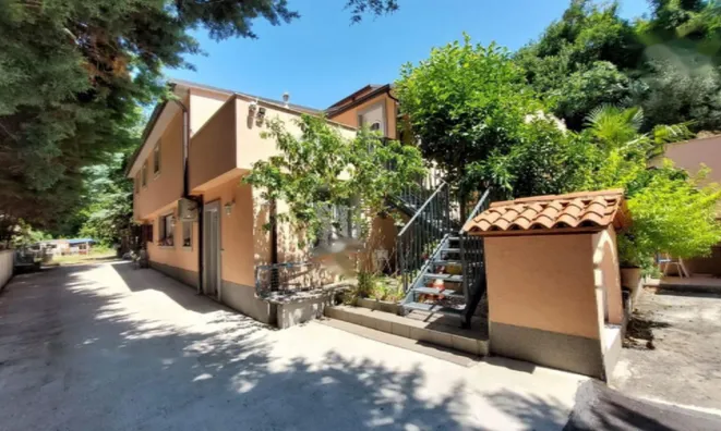 Недвижимость Двухкомнатная квартира Шкофие: 2