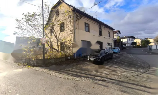 Недвижимость Дом, Поле, Слапе: 1