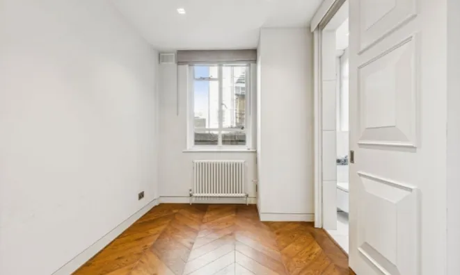 Недвижимость Burton Court, Franklins Row: 2