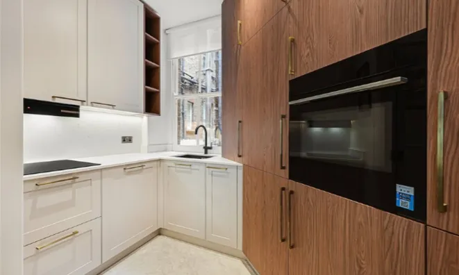 Недвижимость Basil Street: 10