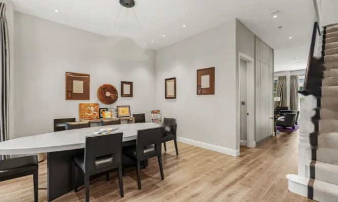 Недвижимость Oakfield Street: 13