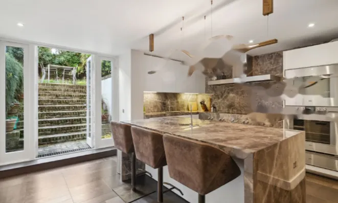 Недвижимость Dovehouse Street: 11