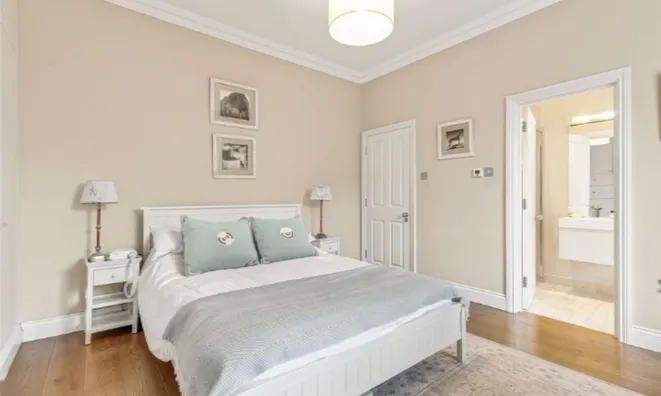 Недвижимость Cathcart Road: 2