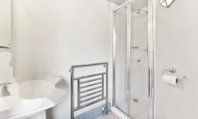 Недвижимость Upper Cheyne Row: 8