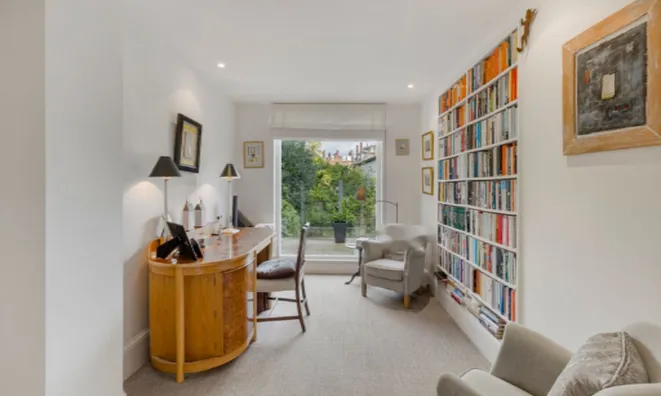 Недвижимость Lamont Road: 12