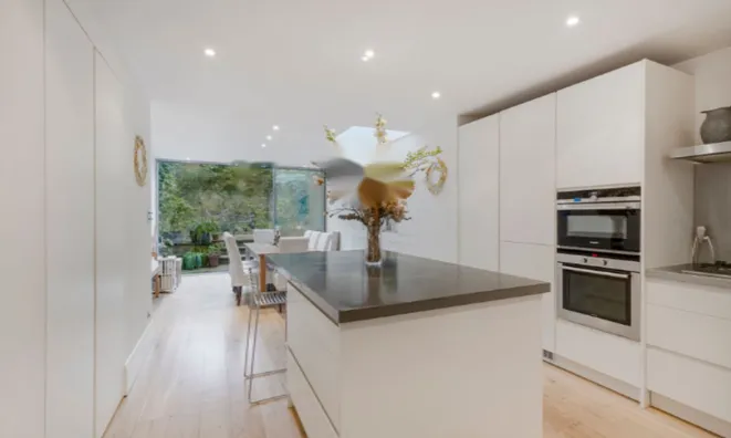 Недвижимость Lamont Road: 13