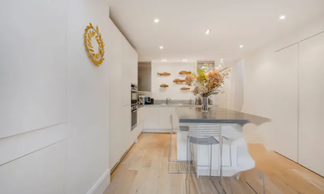 Недвижимость Lamont Road: 14