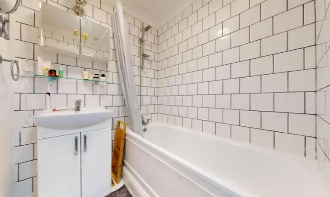 Недвижимость Finborough Road: 3