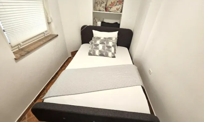 Недвижимость 1-комнатная квартира в центре Копера: 8